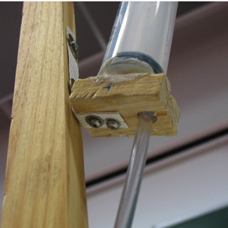 078-grue-detail-verin-dessous